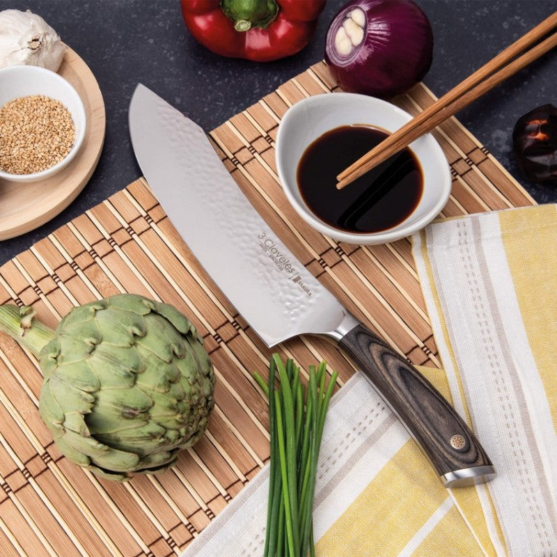 Cuchillo cocinero hoja curva 3 Claveles Sakura 20 cm con acabado martillado