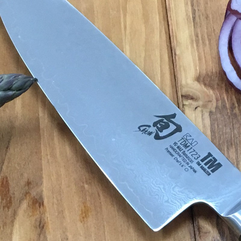 Cuchillo de cocina Kai Shun Premier 15 cm equilibrio hoja y mango pakkawood