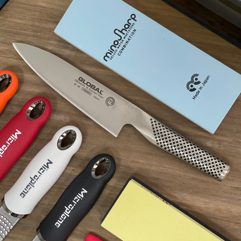 Cuchillo Global G-58 chef de 16 cm en acero CROMOVA 18, vista lateral completa