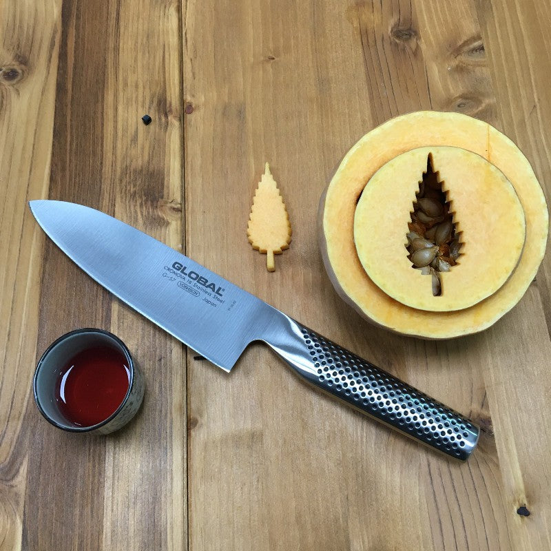Vista frontal del cuchillo Global G-57 Serie G Classic con hoja de 16 cm
