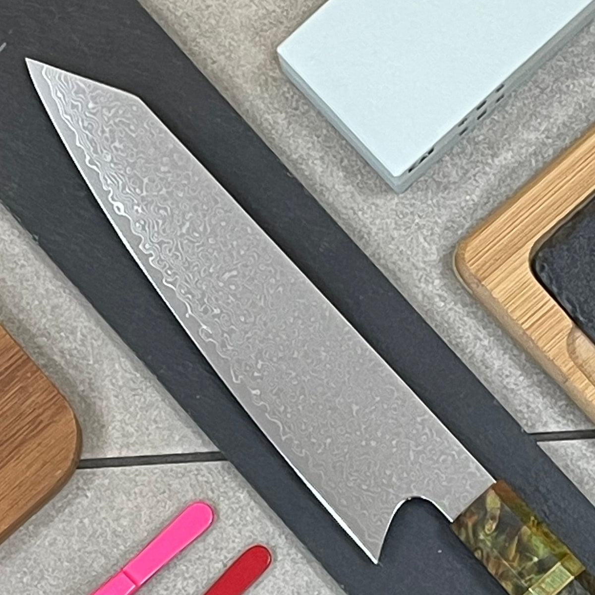 Cuchillo Kiritsuke Damascus 21 cm | Acero VG10 67 Capas | Mango Abedul Estabilizado