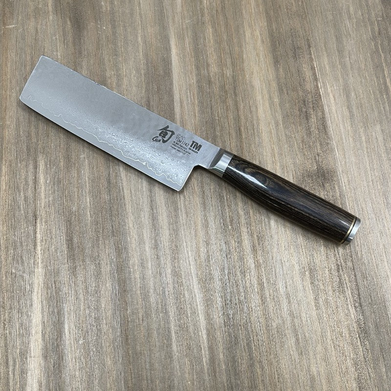 Cuchillo Kai Shun Premier Nakiri TDM-1742 detalle damasco 32 capas HRC 61