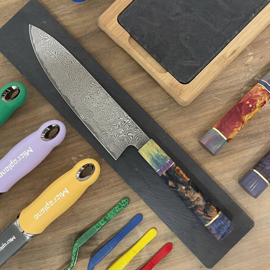 Cuchillo Gyuto 21 cm VG10 de 67 capas con mango de abedul estabilizado