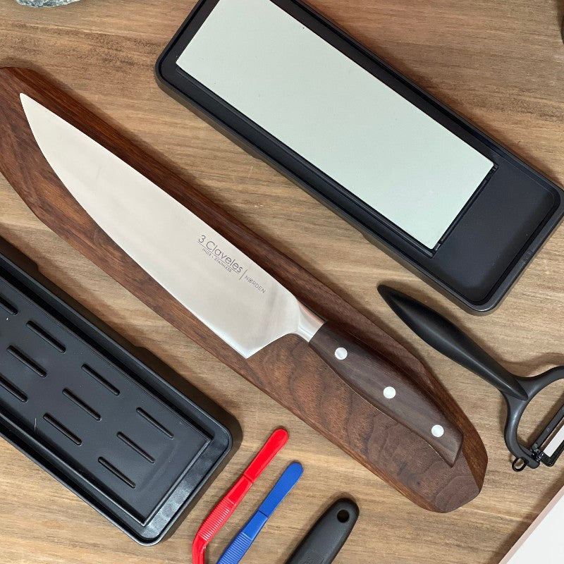 Cuchillo chef 3 Claveles Norden 20 cm con mango de roble natural
