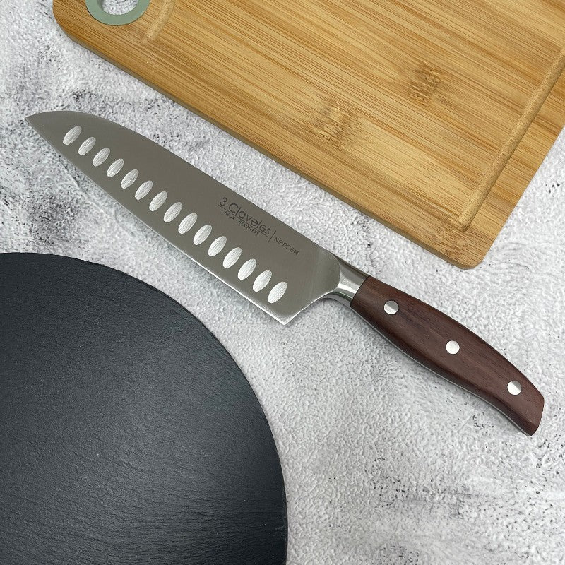 Cuchillo santoku 3 Claveles Norden 17 cm con mango de roble natural