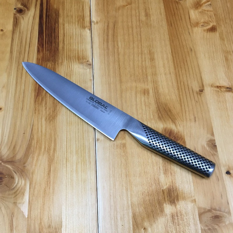 uchillo cebollero Global G-55 con hoja de 18 cm en acero CROMOVA 18