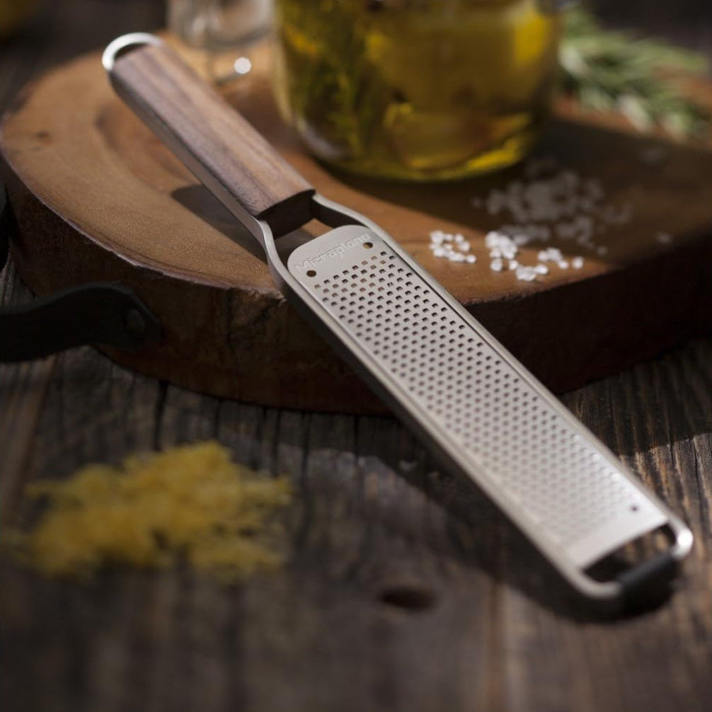 Rallador Microplane Master Serie 43320 profesional acero inoxidable fotograbado caja regalo mango ergonómico
