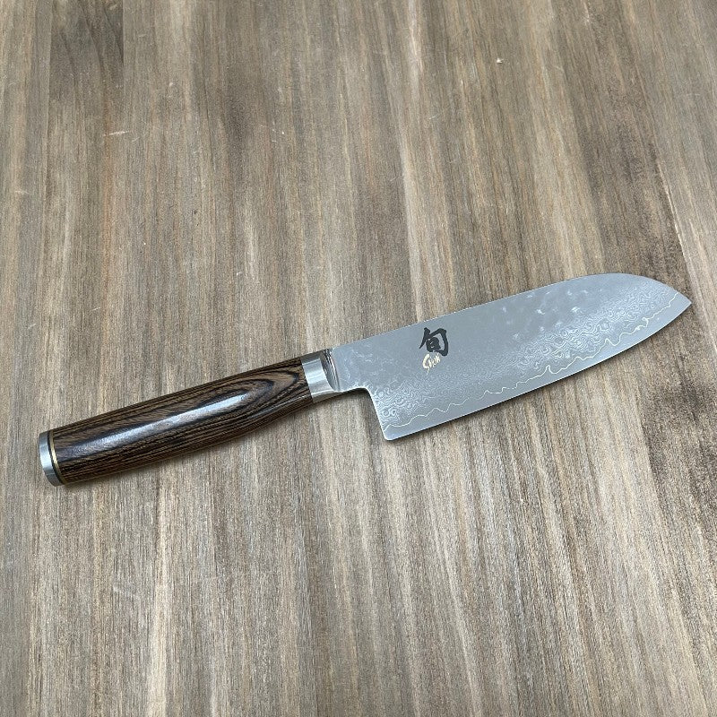 Cuchillo Kai Shun Premier Santoku TMD-1727 detalle damasco 72 capas HRC 61