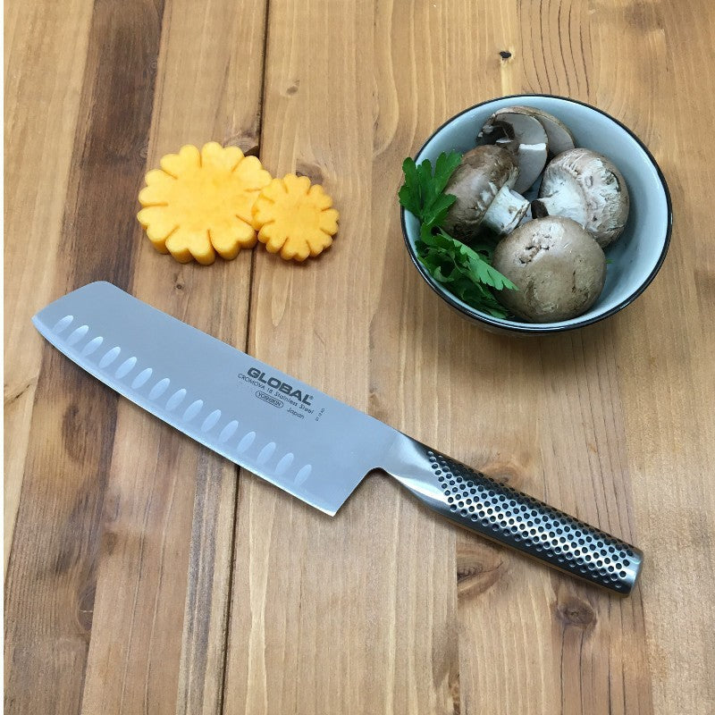 Cuchillo nakiri Global G-81 hoja alveolada 18 cm acero CROMOVA 18 – vista lateral
